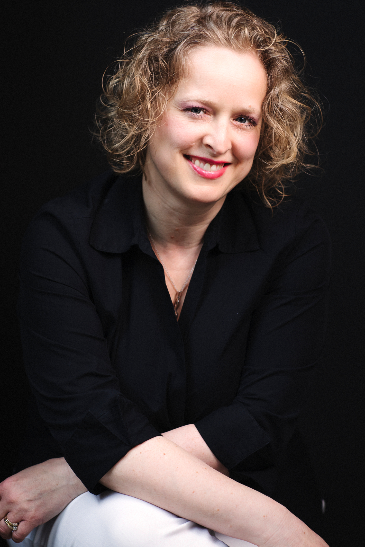 Rachel%20VIV 4%20Contrast%20small